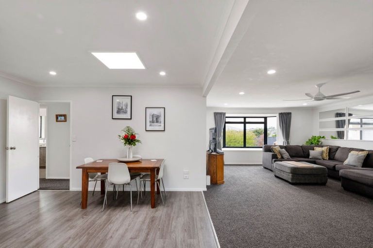 Photo of property in 6 Limousin Place, Grandview Heights, Hamilton, 3200