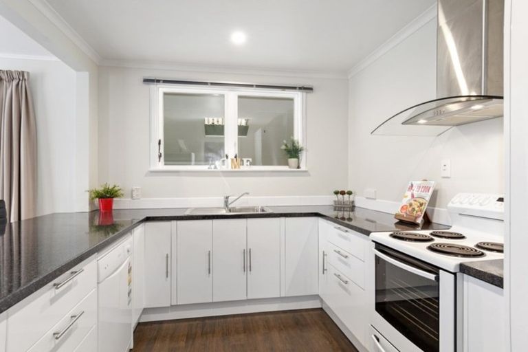 Photo of property in 5 Greenwich Grove, Stokes Valley, Lower Hutt, 5019