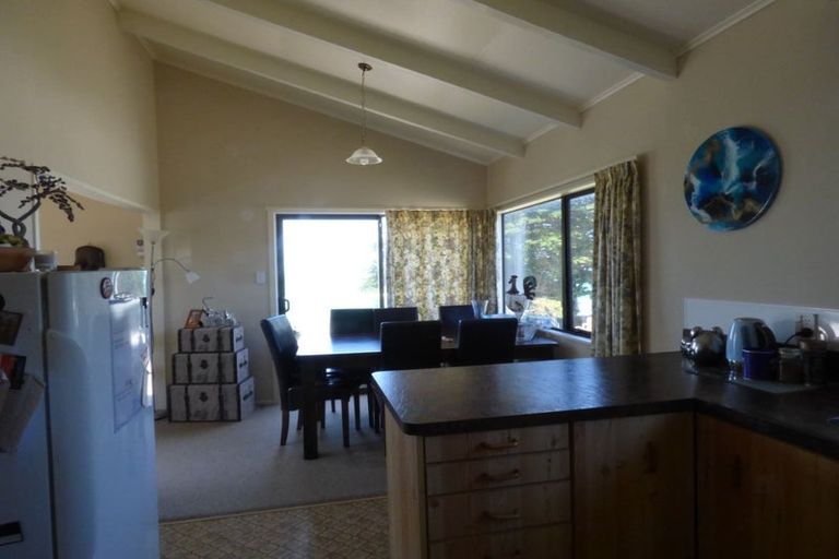 Photo of property in 11 Esplanade, Kaka Point, Balclutha, 9271