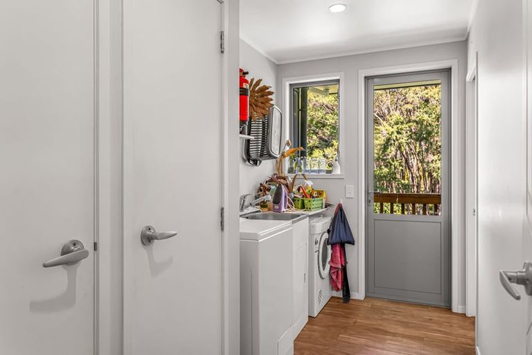 Photo of property in 93 Tarapatiki Drive, Whitianga, 3510