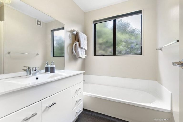 Photo of property in 100a Fraser Avenue, Johnsonville, Wellington, 6037