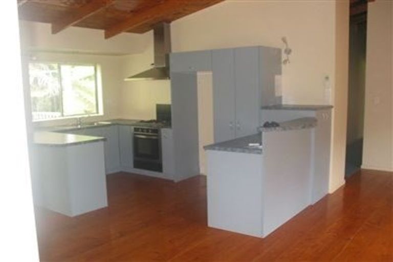 Photo of property in 90 Braemar Road, Castor Bay, Auckland, 0620