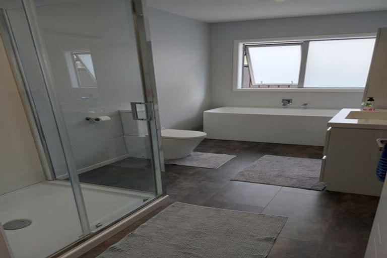 Photo of property in 32 Gilruth Road, Wallaceville, Upper Hutt, 5018