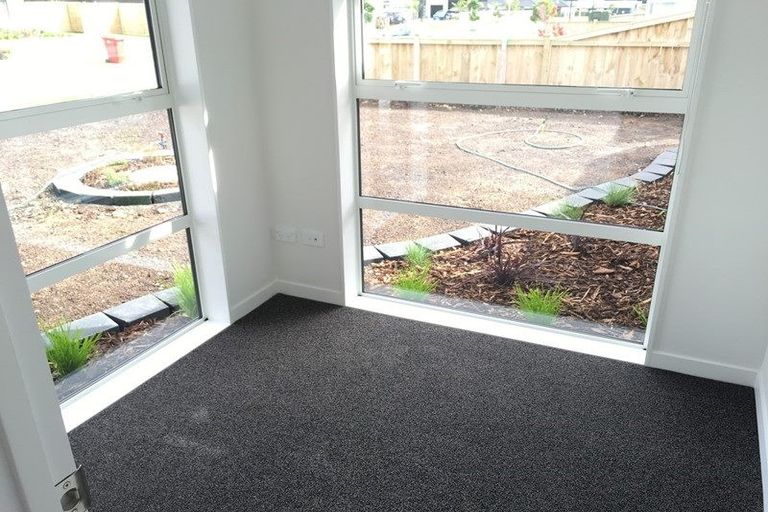 Photo of property in 7 Aporo Drive, Kumeu, 0810