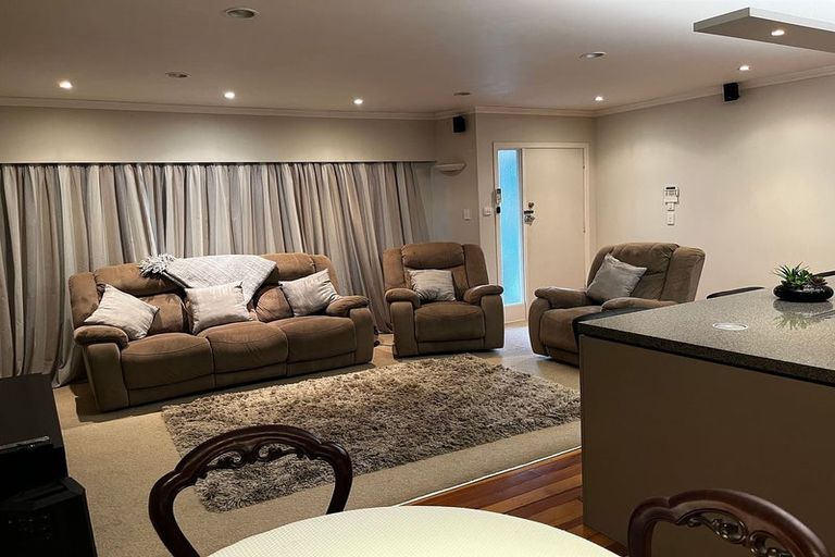 Photo of property in 2 Carrington Avenue, Hillcrest, Hamilton, 3216