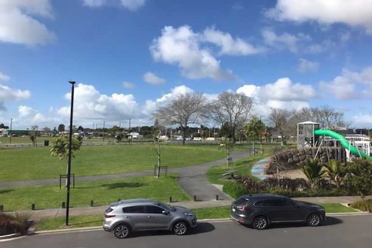 Photo of property in 41 Whenuapai Drive, Whenuapai, Auckland, 0618