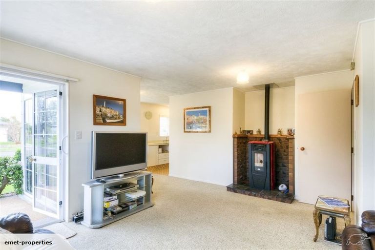 Photo of property in 16 Lannie Place, Greenmeadows, Napier, 4112