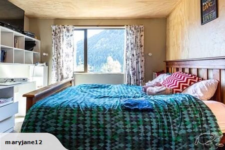 Photo of property in 26 Mackinnon Terrace, Sunshine Bay, Queenstown, 9300