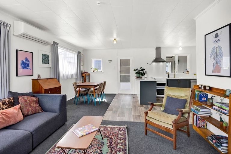 Photo of property in 12 Burns Street, Hawera, 4610