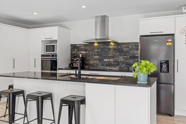 Photo of property in 80 Dunkeld Drive, Papamoa, 3118