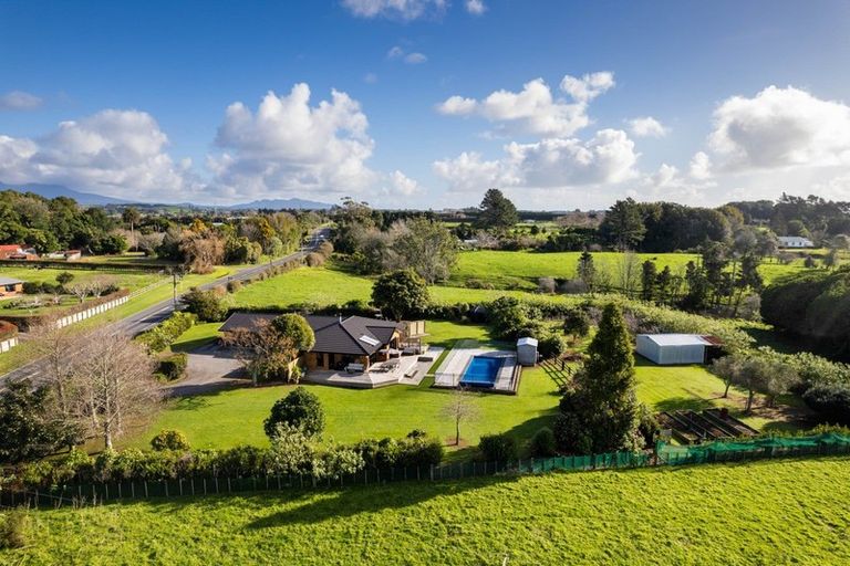 Photo of property in 395 Manutahi Road, Lepperton, New Plymouth, 4373