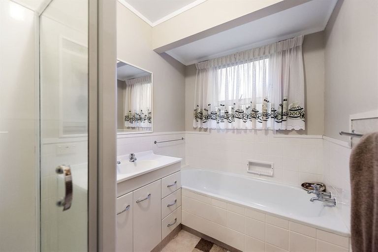 Photo of property in 19 Ridgeway Place, Glenview, Hamilton, 3206