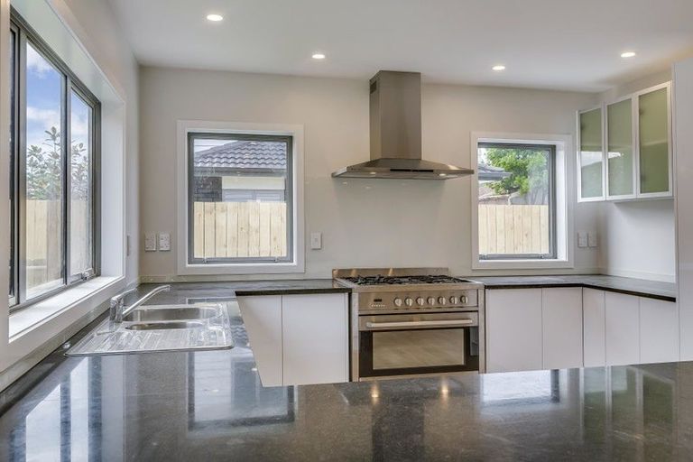 Photo of property in 61c Margan Avenue, New Lynn, Auckland, 0600