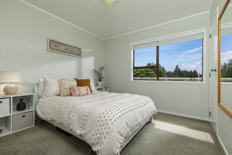 Photo of property in 5 Reynolds Place, Torbay, Auckland, 0630