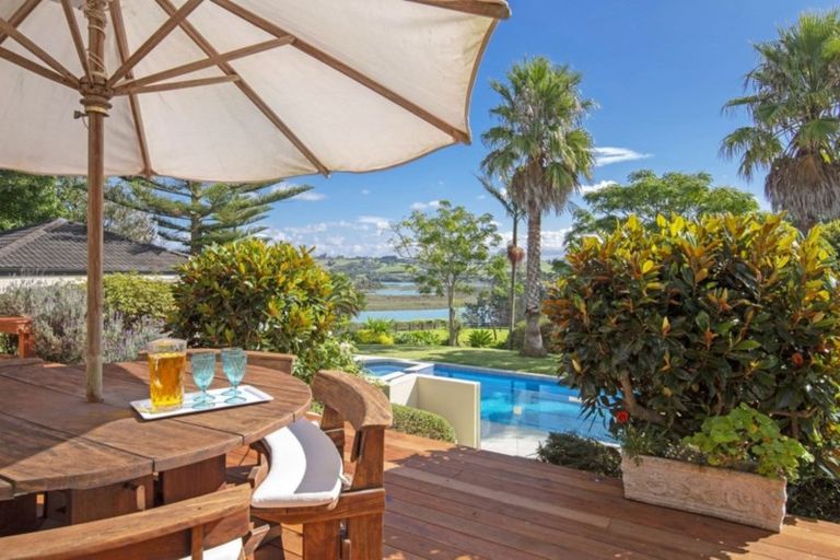 Photo of property in 30 Potts Road, Whitford, Howick, 2571