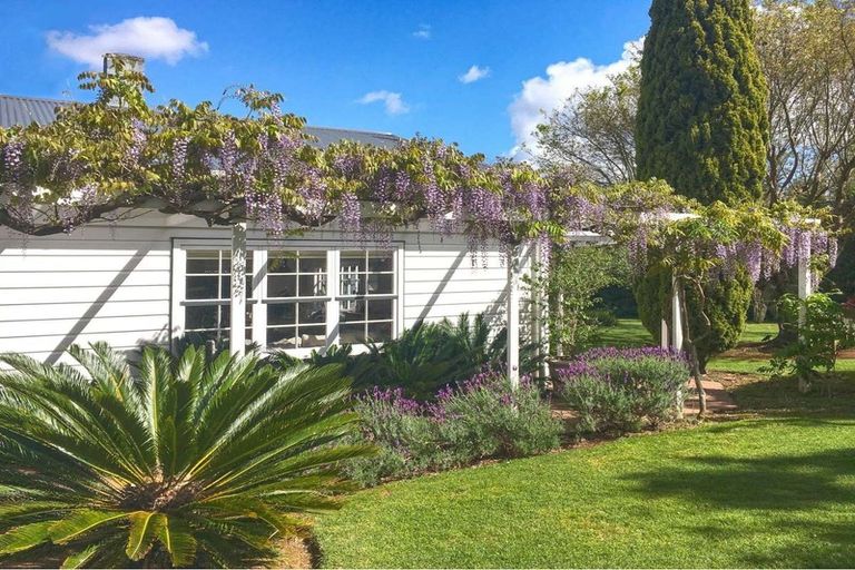 Photo of property in 37 Riverview Road, Kerikeri, 0230
