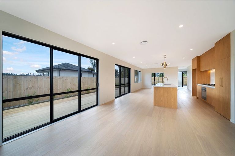 Photo of property in 41c Candia Road, Swanson, Auckland, 0614