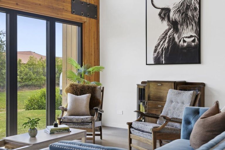 Photo of property in 7 Sapphire Spring Rise, Wanaka, 9305