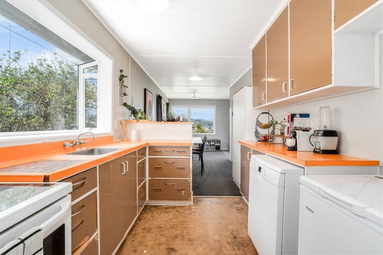 Photo of property in 172 Conclusion Street, Ascot Park, Porirua, 5024