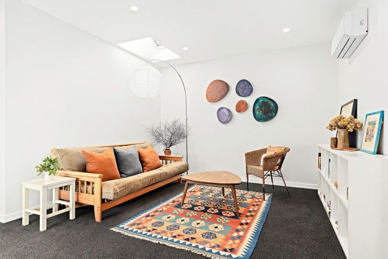 Photo of property in 32 Awanui Crescent, Matakana, 0985