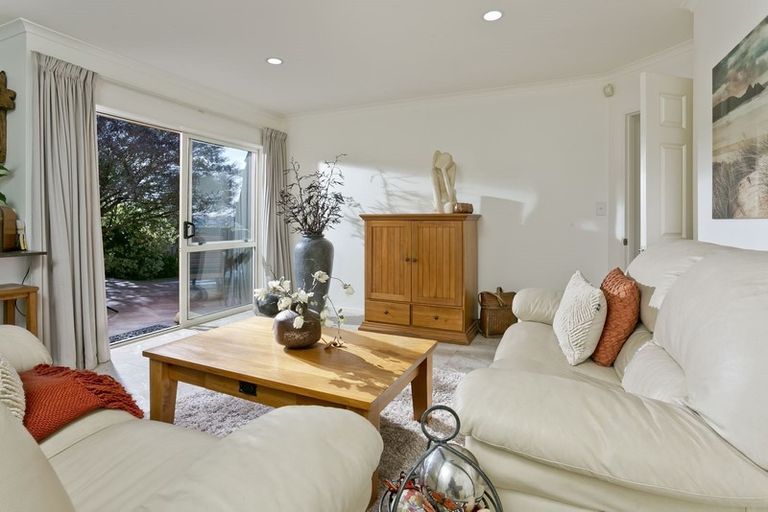 Photo of property in 53 Bluebird Crescent, Unsworth Heights, Auckland, 0632