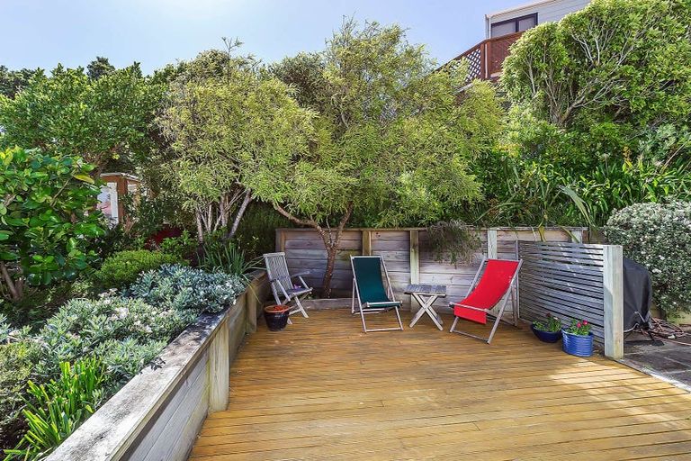 Photo of property in 1 Signallers Grove, Strathmore Park, Wellington, 6022