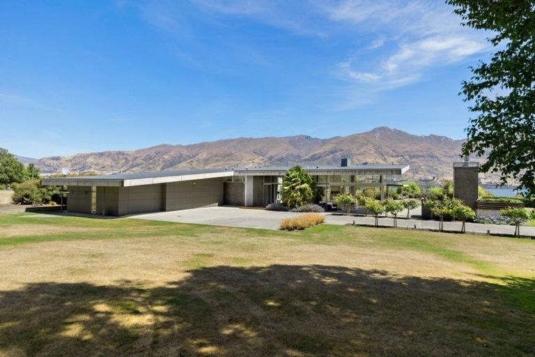 Photo of property in 311 Beacon Point Road, Wanaka, 9305