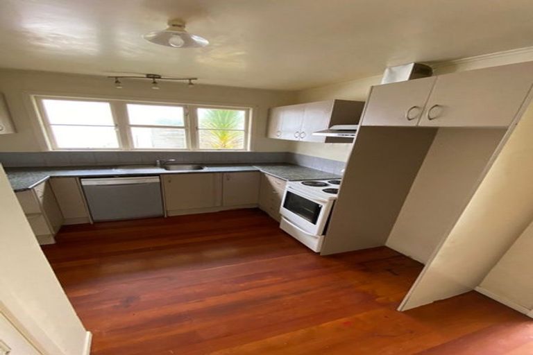 Photo of property in 71 Glendale Road, Glen Eden, Auckland, 0602