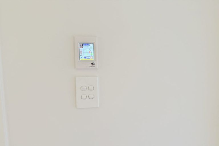 Photo of property in 9 Kirrama Place, Conifer Grove, Takanini, 2112