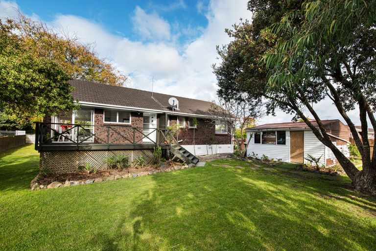 Photo of property in 5 Palm Court Drive, Glen Eden, Auckland, 0602