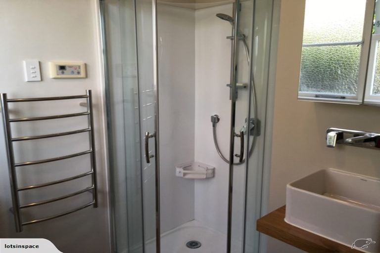 Photo of property in 64 Beacon Hill Road, Strathmore Park, Wellington, 6022