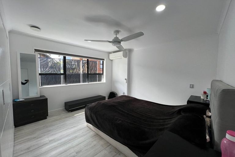 Photo of property in 1/131 Botany Road, Botany Downs, Auckland, 2010