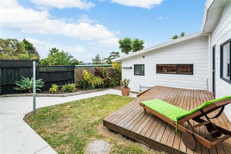Photo of property in 2 Serrata Place, Browns Bay, Auckland, 0630