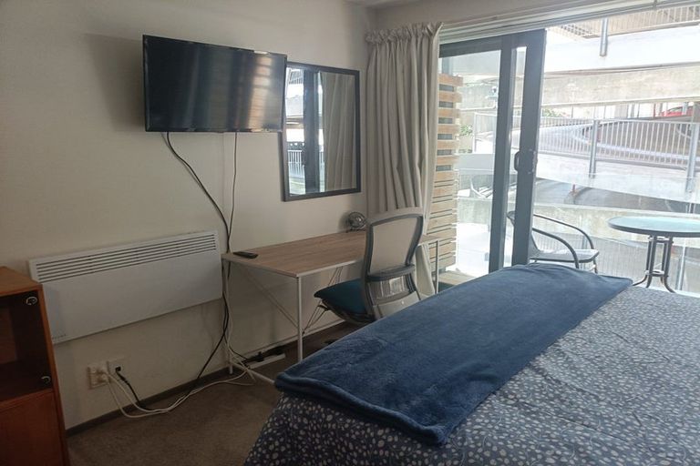 Photo of property in Dual Apartments, 108/142 Vivian Street, Te Aro, Wellington, 6011