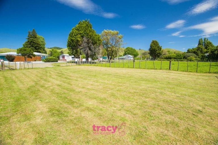 Photo of property in 15 Kipling Road, Te Karaka, 4022