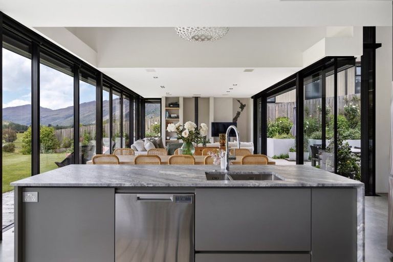 Photo of property in 20 Advance Terrace, Arrowtown, 9302