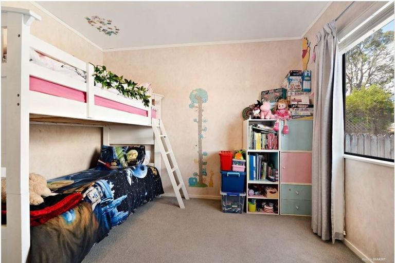 Photo of property in 1/9 Jay Court, Botany Downs, Auckland, 2010