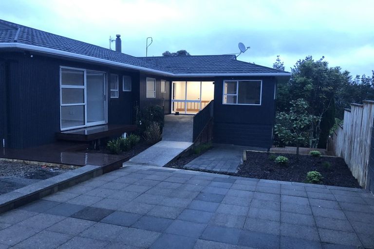 Photo of property in 8 Heaton Grove, Chatswood, Auckland, 0626