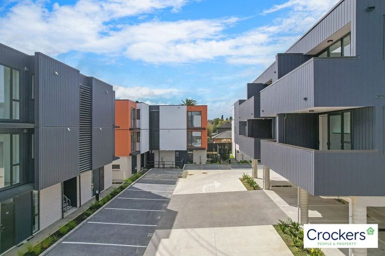 Photo of property in 2/2 Treasure Lane, Te Atatu South, Auckland, 0610