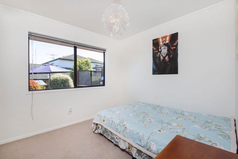 Photo of property in 13 Fieldstone Court, Northpark, Auckland, 2013