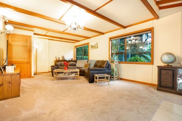 Photo of property in 15 The Glade South, Pukekohe, 2120