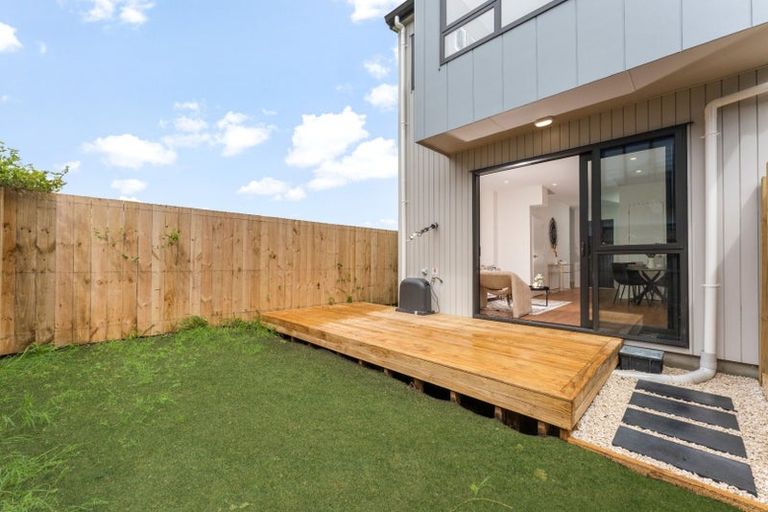 Photo of property in 2/30 Smythe Road, Henderson, Auckland, 0612