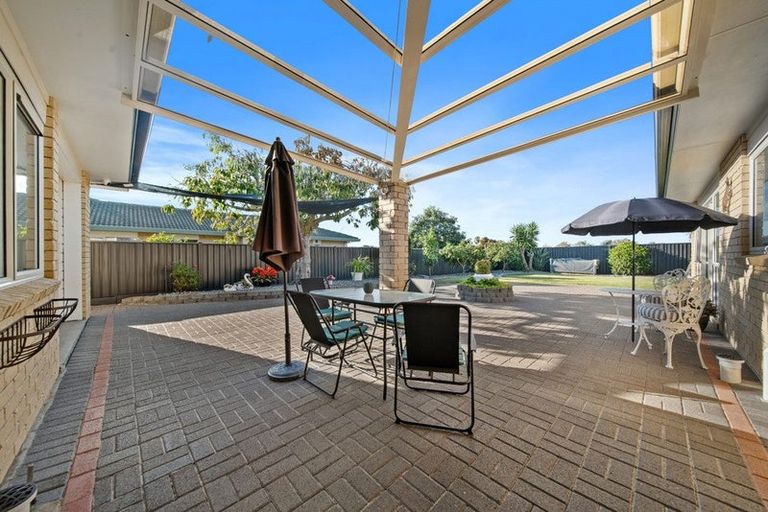 Photo of property in 17 Flora Place, Wattle Downs, Auckland, 2103