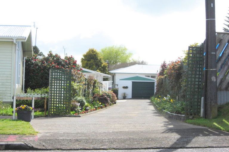 Photo of property in 2 Koromiko Street, Inglewood, 4330