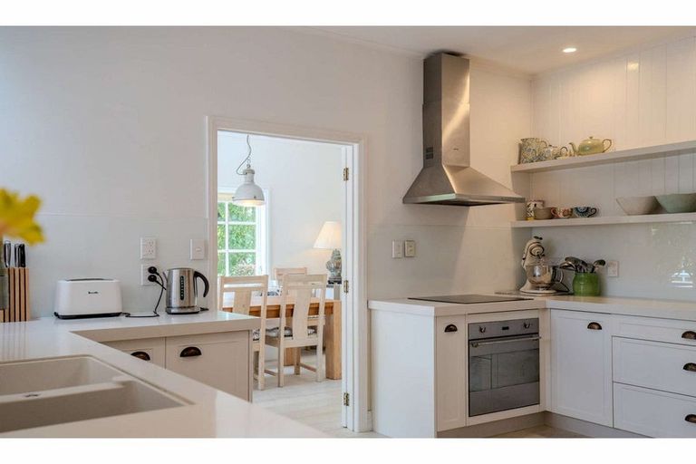 Photo of property in 37 Riverview Road, Kerikeri, 0230