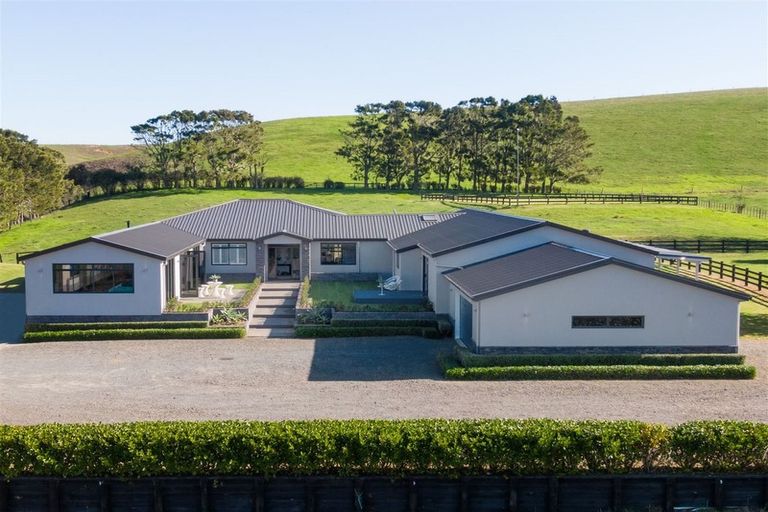 Photo of property in 53 Urquhart Road, Karaka, Papakura, 2580