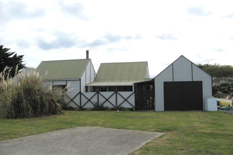 Photo of property in 3 Cathryn Street, Waikawa Beach, Manakau, 5573