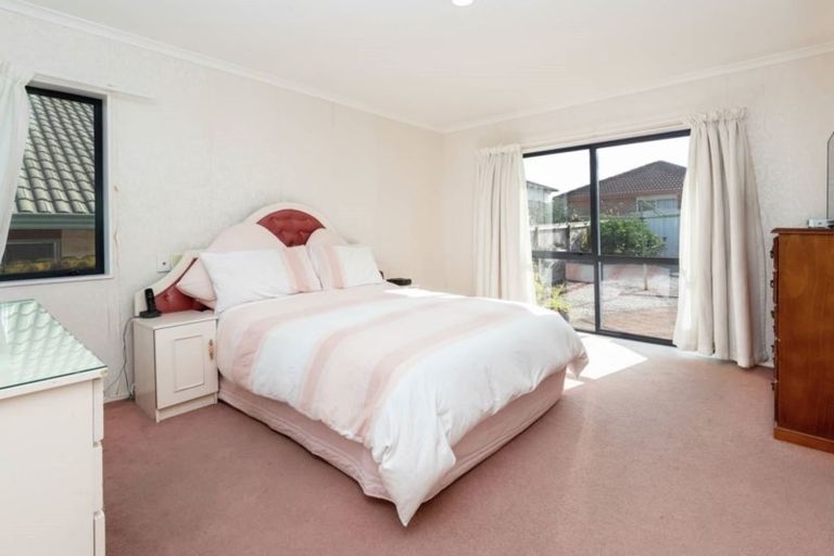 Photo of property in 2 Ballycullanie Place, Dannemora, Auckland, 2016