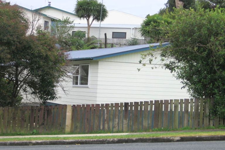 Photo of property in 22 Karaka Street, Helensville, 0800