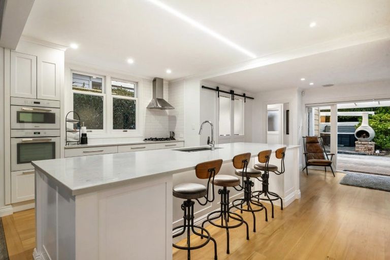 Photo of property in 74 Princes Street, Northcote Point, Auckland, 0627